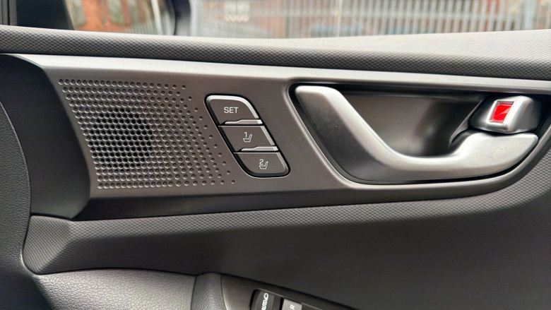 Hyundai IONIQ 1.6 GDi Hybrid Premium SE 5dr DCT Hybrid Hatchback